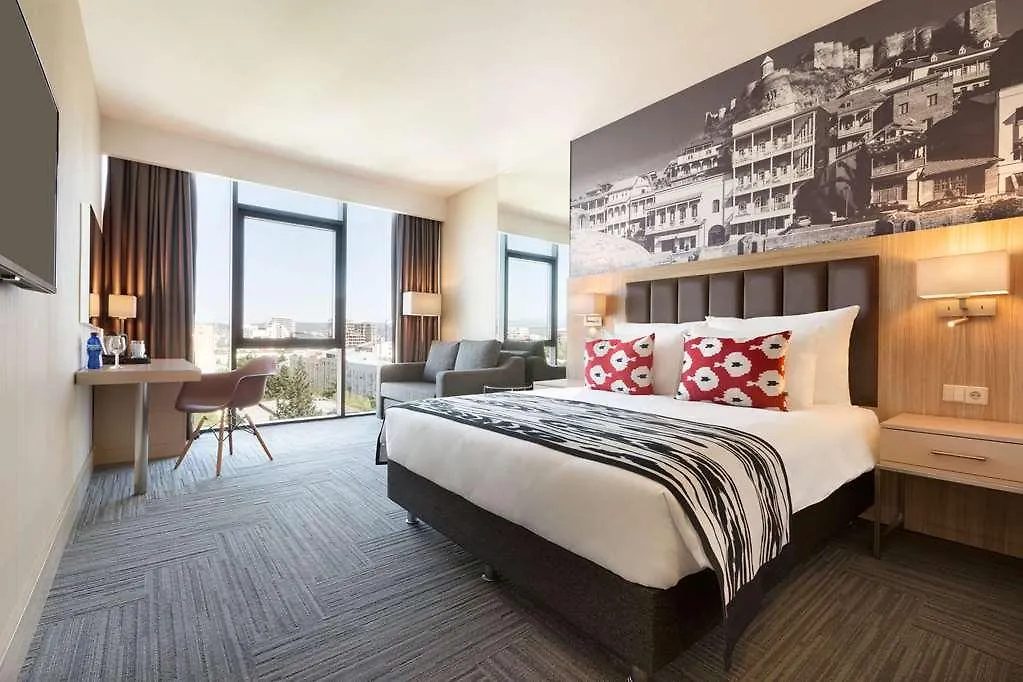 Ramada Encore Tbilisi 3*,